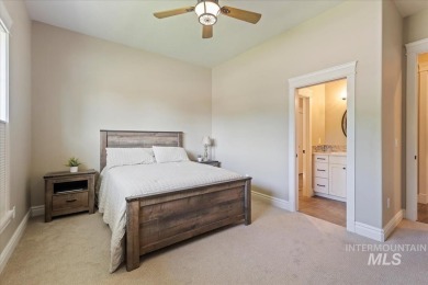 Welcome to Hunters Point, where golf and so much more await you on Hunters Point Golf Club in Idaho - for sale on GolfHomes.com, golf home, golf lot