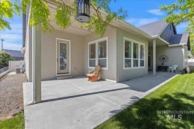 Welcome to Hunters Point, where golf and so much more await you on Hunters Point Golf Club in Idaho - for sale on GolfHomes.com, golf home, golf lot