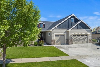 Welcome to Hunters Point, where golf and so much more await you on Hunters Point Golf Club in Idaho - for sale on GolfHomes.com, golf home, golf lot
