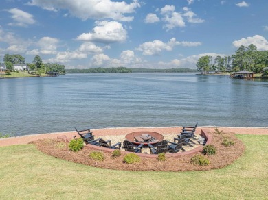 LUXURY LIVING AT LAKE SINCLAIR! MILLION DOLLAR VIEWS, LOCATION on Milledgeville Country Club in Georgia - for sale on GolfHomes.com, golf home, golf lot