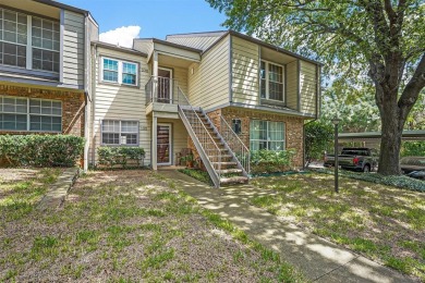 Discover the charm of this beautiful 2BR, 2BA corner condo with on Stevens Park Golf Course in Texas - for sale on GolfHomes.com, golf home, golf lot