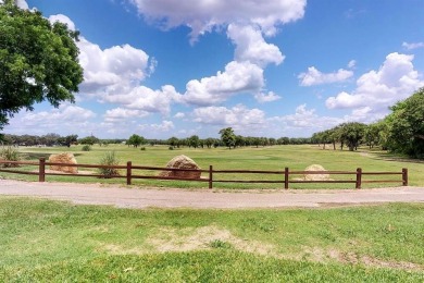 Welcome to your new home that has 4 bedrooms, 3 full bathrooms on Corsicana Country Club in Texas - for sale on GolfHomes.com, golf home, golf lot