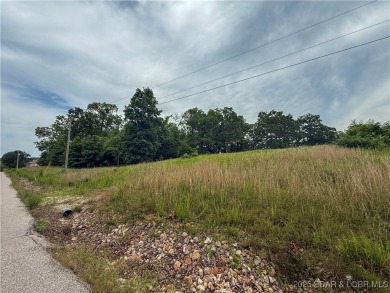Approximately 0.45 acres, Gently sloping, elevated position on Indian Rock Golf Club in Missouri - for sale on GolfHomes.com, golf home, golf lot