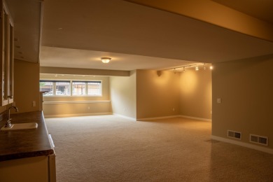 Come see this spacious ranch condo in Hawks Landing! The on Hawks Landing Golf Club in Wisconsin - for sale on GolfHomes.com, golf home, golf lot