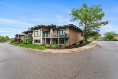 Come see this spacious ranch condo in Hawks Landing! The on Hawks Landing Golf Club in Wisconsin - for sale on GolfHomes.com, golf home, golf lot