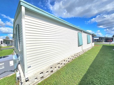 METICULOUS MAINTAINED HOME ON A PRIVATE CORNER LOT!!! This fully on Riverbend Golf and Country Club in Florida - for sale on GolfHomes.com, golf home, golf lot