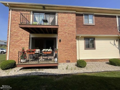 WELCOME TO YOUR SLICE OF PARADISE. THIS BEAUTIFUL 3 BEDROOM on Marysville Golf Course in Michigan - for sale on GolfHomes.com, golf home, golf lot