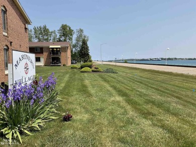 WELCOME TO YOUR SLICE OF PARADISE. THIS BEAUTIFUL 3 BEDROOM on Marysville Golf Course in Michigan - for sale on GolfHomes.com, golf home, golf lot