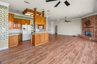 Charming Golf Course Home in Pecan Plantation - Granbury, TX

 on Pecan Plantation Country Club in Texas - for sale on GolfHomes.com, golf home, golf lot