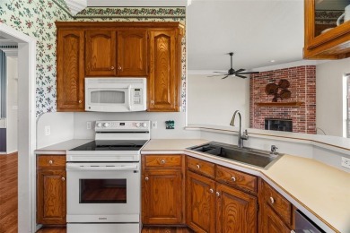 Charming Golf Course Home in Pecan Plantation - Granbury, TX

 on Pecan Plantation Country Club in Texas - for sale on GolfHomes.com, golf home, golf lot