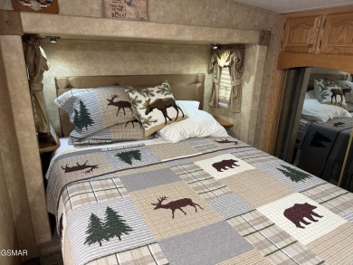 AMAZING...a beautiful corner RV lot with an immaculate 2007 on Bent Creek Golf Course in Tennessee - for sale on GolfHomes.com, golf home, golf lot