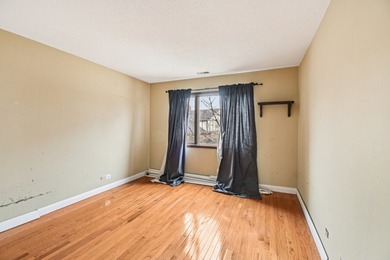 This beautifully maintained 2-bedroom, 2-bath condo in the on Oak Hills Country Club in Illinois - for sale on GolfHomes.com, golf home, golf lot