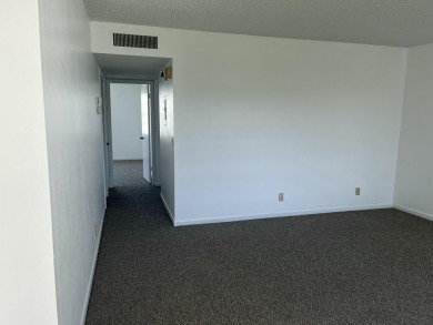 OWNER SAYS SELL. Will consider all offers. Freshly painted on Kings Point Golf -Flanders Way in Florida - for sale on GolfHomes.com, golf home, golf lot