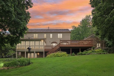 Luxurious Living in Prestigious Turnberry Subdivision  Discover on Turnberry Country Club in Illinois - for sale on GolfHomes.com, golf home, golf lot