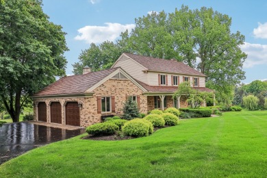 Luxurious Living in Prestigious Turnberry Subdivision  Discover on Turnberry Country Club in Illinois - for sale on GolfHomes.com, golf home, golf lot