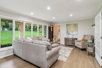 Luxurious Living in Prestigious Turnberry Subdivision  Discover on Turnberry Country Club in Illinois - for sale on GolfHomes.com, golf home, golf lot