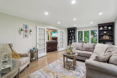 Luxurious Living in Prestigious Turnberry Subdivision  Discover on Turnberry Country Club in Illinois - for sale on GolfHomes.com, golf home, golf lot