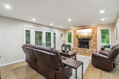 Luxurious Living in Prestigious Turnberry Subdivision  Discover on Turnberry Country Club in Illinois - for sale on GolfHomes.com, golf home, golf lot