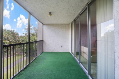 Welcome to 18th hole at Inverrary - a sought-after resort style on Inverrary Country Club in Florida - for sale on GolfHomes.com, golf home, golf lot