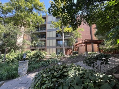 PENTHOUSE CORNER CONDO in a premier building of desirable Four on River Bend Golf Club in Illinois - for sale on GolfHomes.com, golf home, golf lot