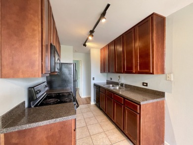 PENTHOUSE CORNER CONDO in a premier building of desirable Four on River Bend Golf Club in Illinois - for sale on GolfHomes.com, golf home, golf lot