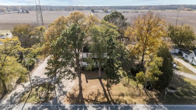 Charming two story 1800's farmhouse with large front and side on Ironwood Golf and Country Club in North Carolina - for sale on GolfHomes.com, golf home, golf lot