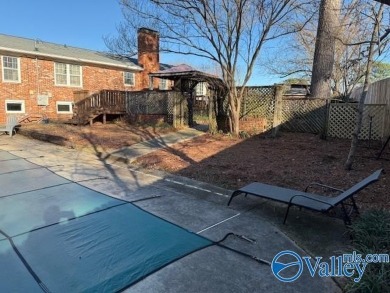 This cozy 4 bed, 3 bath home is in a prime location with Point on Point Mallard Golf Course in Alabama - for sale on GolfHomes.com, golf home, golf lot