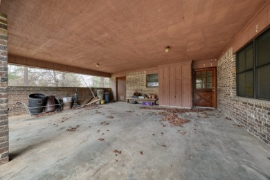 Exceptional opportunity to acquire a handyman special property! S on Hide-A-Way Lake Golf Course in Texas - for sale on GolfHomes.com, golf home, golf lot