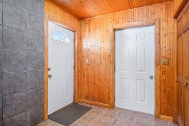 This home is ready for new owners to move right in.  Located on on The Falls At Barber Creek in Michigan - for sale on GolfHomes.com, golf home, golf lot