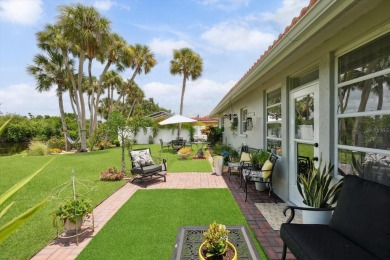 The one you've been waiting for in Gulf Gate Woods! Come check on Gulf Gate Golf Club in Florida - for sale on GolfHomes.com, golf home, golf lot
