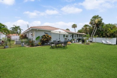 The one you've been waiting for in Gulf Gate Woods! Come check on Gulf Gate Golf Club in Florida - for sale on GolfHomes.com, golf home, golf lot