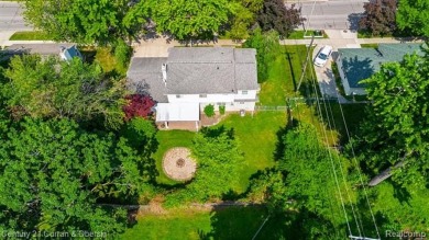 **WOW**2100+ SQ FT ABSOLUTELY BEAUTIFUL 4 BEDROOM, 2 AND A HALF on Lochmoor Club in Michigan - for sale on GolfHomes.com, golf home, golf lot