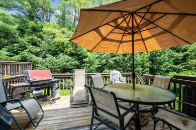Welcome to the highly sought-after Woodbury Greens condo on Oyster Bay Golf Course in New York - for sale on GolfHomes.com, golf home, golf lot
