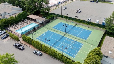 Welcome to the highly sought-after Woodbury Greens condo on Oyster Bay Golf Course in New York - for sale on GolfHomes.com, golf home, golf lot