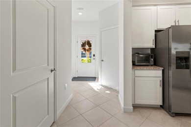 Convenient Lakewood Ranch location with fabulous amenities! This on Lakewood National Golf Club in Florida - for sale on GolfHomes.com, golf home, golf lot