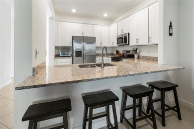 Convenient Lakewood Ranch location with fabulous amenities! This on Lakewood National Golf Club in Florida - for sale on GolfHomes.com, golf home, golf lot