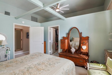 Tremendous opportunity in a terrific neighborhood! This unique on London Bridge Golf Course in Arizona - for sale on GolfHomes.com, golf home, golf lot