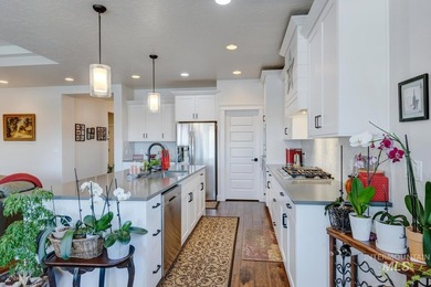 Beautifully maintained home complete with a social membership to on SpurWing Country Club in Idaho - for sale on GolfHomes.com, golf home, golf lot