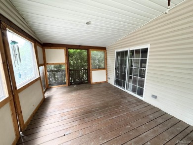 Welcome to this well-maintained 3-bedroom, 2-bath manufactured on Crystal View Municipal Golf Course in Michigan - for sale on GolfHomes.com, golf home, golf lot