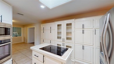 Spacious corner lot in the beautiful Pecan Plantation, with 2 on Pecan Plantation Country Club in Texas - for sale on GolfHomes.com, golf home, golf lot