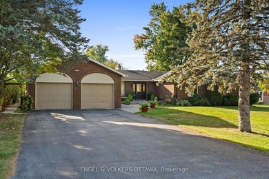 Beautiful brick bungalow in the sought-after Carleton Golf & on  in ON - for sale on GolfHomes.com, golf home, golf lot