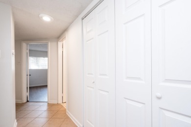 Welcome to Round River!  This one-level, 2-bedroom / 2 bathroom on Rebsamen Park Golf Course in Arkansas - for sale on GolfHomes.com, golf home, golf lot