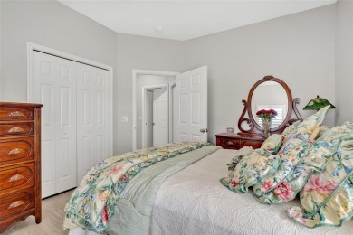 BEAUTIFUL, 3BD/2BA, END UNIT VILLA in The Links at Pelican on Pelican Pointe Golf and Country Club in Florida - for sale on GolfHomes.com, golf home, golf lot