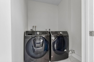 Prepare to be impressed--this 1st-floor 2 bed, 2 bath Kings on Kings Point Golf -Flanders Way in Florida - for sale on GolfHomes.com, golf home, golf lot