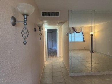 :Very motivated Seller ! Don't miss the opportunity of owning a on Kings Point Golf -Flanders Way in Florida - for sale on GolfHomes.com, golf home, golf lot