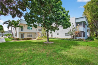 Prepare to be impressed--this 1st-floor 2 bed, 2 bath Kings on Kings Point Golf -Flanders Way in Florida - for sale on GolfHomes.com, golf home, golf lot