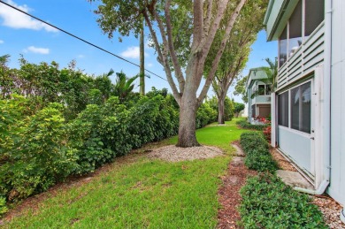 Prepare to be impressed--this 1st-floor 2 bed, 2 bath Kings on Kings Point Golf -Flanders Way in Florida - for sale on GolfHomes.com, golf home, golf lot