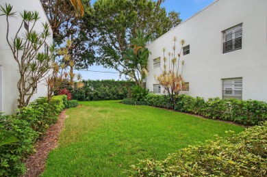 Prepare to be impressed--this 1st-floor 2 bed, 2 bath Kings on Kings Point Golf -Flanders Way in Florida - for sale on GolfHomes.com, golf home, golf lot