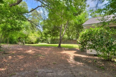 Elegant Southern Living in Aiken Estates - 3BR, 2BA

Welcome to on Houndslake Country Club in South Carolina - for sale on GolfHomes.com, golf home, golf lot
