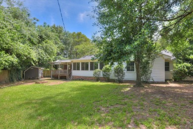 Elegant Southern Living in Aiken Estates - 3BR, 2BA

Welcome to on Houndslake Country Club in South Carolina - for sale on GolfHomes.com, golf home, golf lot